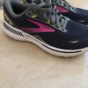 Brooks Women's Athletic Shoes - Black with Pink and Yellow Accents